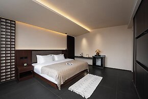 Jinghong Chen Duo Nan Shan Man Zhen