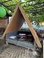 Jinghong Chen Duo Nan Shan Man Zhen