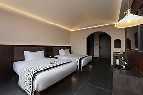 Jinghong Chen Duo Nan Shan Man Zhen