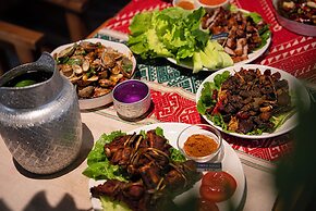 Jinghong Chen Duo Nan Shan Man Zhen