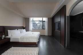 Jinghong Chen Duo Nan Shan Man Zhen