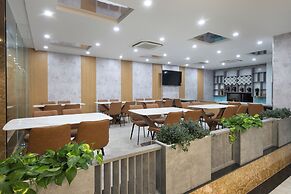 Hummer Hotel & Apartment Danang Beach