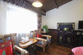 Butterfly Loves Flower Inn