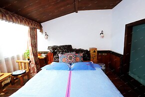 Butterfly Loves Flower Inn