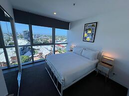 Trafalgar Lane Apartments by CLLIX