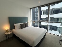 Trafalgar Lane Apartments by CLLIX