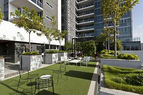 Trafalgar Lane Apartments by CLLIX