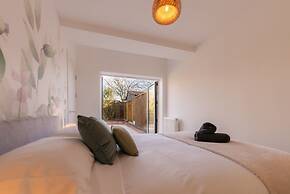 Luxury 8 Bed Home Manchester