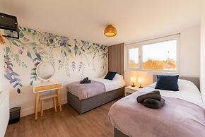 Luxury 8 Bed Home Manchester