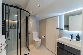 Luxury 8 Bed Home Manchester