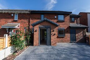 Luxury 8 Bed Home Manchester
