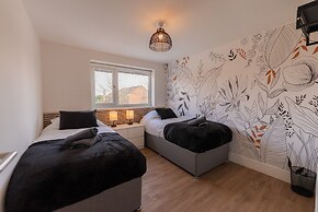 Luxury 8 Bed Home Manchester