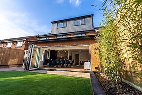 Luxury 8 Bed Home Manchester