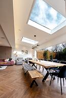 Luxury 8 Bed Home Manchester