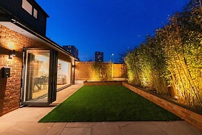 Luxury 8 Bed Home Manchester