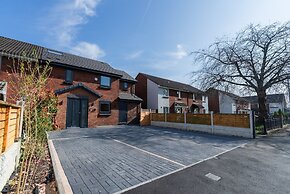 Luxury 8 Bed Home Manchester