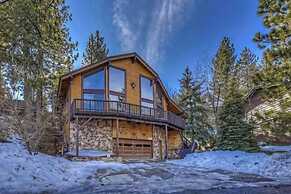 Charming Lakeside Retreat