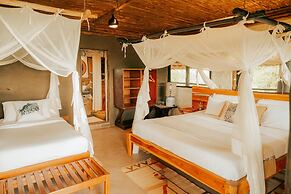 Soroi Leopards Lair Cottages