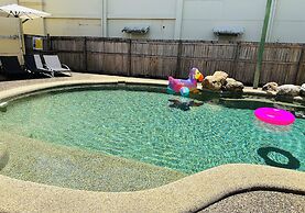 Mossman Exchange & Backpacker Resort