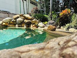 Mossman Exchange & Backpacker Resort