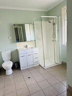 Mossman Exchange & Backpacker Resort