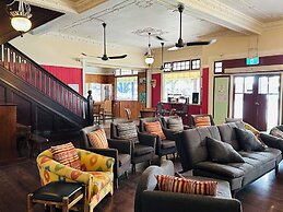 Mossman Exchange & Backpacker Resort