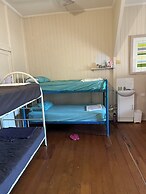 Mossman Exchange & Backpacker Resort