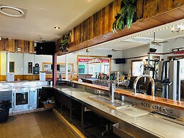 Mossman Exchange & Backpacker Resort