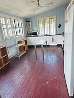 Mossman Exchange & Backpacker Resort