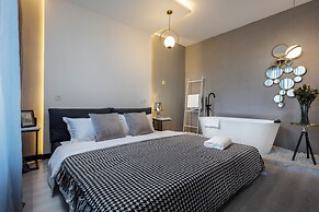 Shanghai Hills&Chuanyu Inn 69-704