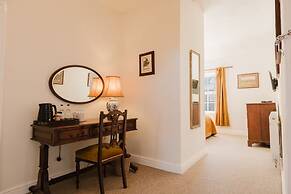 Stunning Room Above Amazing Silks Pub