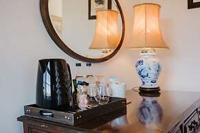 Stunning Room Above Amazing Silks Pub