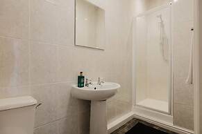 Stunning Room Above Amazing Silks Pub