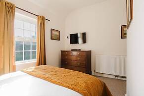 Stunning Room Above Amazing Silks Pub