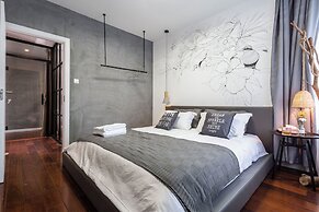 Shanghai Hills&Chuanyu Inn 53-402