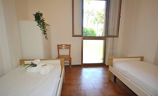 Comfortable Flat With Balcony for 9 Guests in Lignano Sabbiadoro