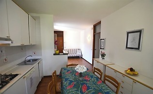 Comfortable Flat With Balcony for 9 Guests in Lignano Sabbiadoro