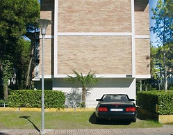 Comfortable Flat With Balcony for 9 Guests in Lignano Sabbiadoro