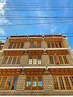 Nezer Hostel & Roof Top Cafe