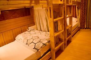 Nezer Hostel & Roof Top Cafe