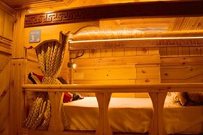 Nezer Hostel & Roof Top Cafe