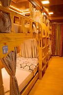 Nezer Hostel & Roof Top Cafe