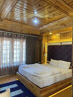 Nezer Hostel & Roof Top Cafe