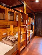 Nezer Hostel & Roof Top Cafe