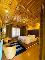 Nezer Hostel & Roof Top Cafe