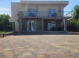 Villa Magnolia Pirovac