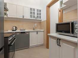 Stylish Budva Apartment With Panoramic Views