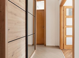 Stylish Budva Apartment With Panoramic Views