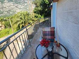 Deluxe City Escape With Modern Comforts & Garage