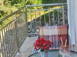 Deluxe City Escape With Modern Comforts & Garage